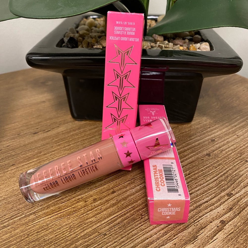 Jeffree Star Velour Liquid Lipstick - name of the shade is: Christmas Cookie
